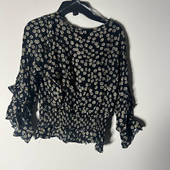 New JUST POLLY Juniors' Smocked-Waist Top Large - Picture 5 of 5